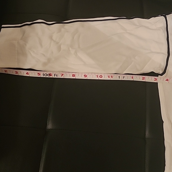 Sweater - Picture 6 of 10